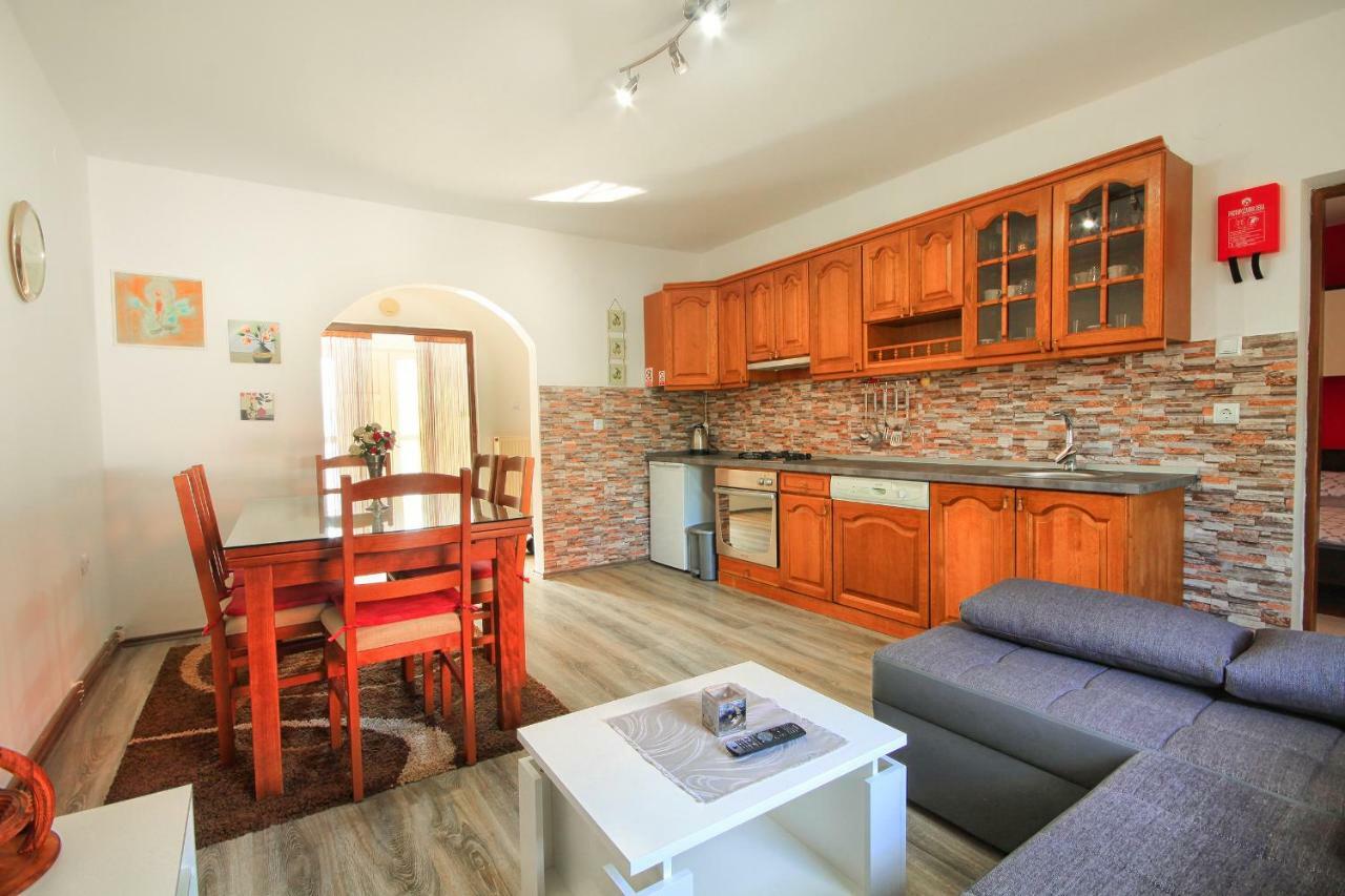 Apartman Katja Rakovica Bagian luar foto